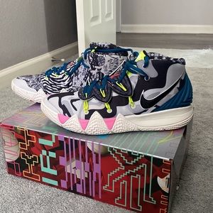 KYBRID S2 “What The” Men’s shoes